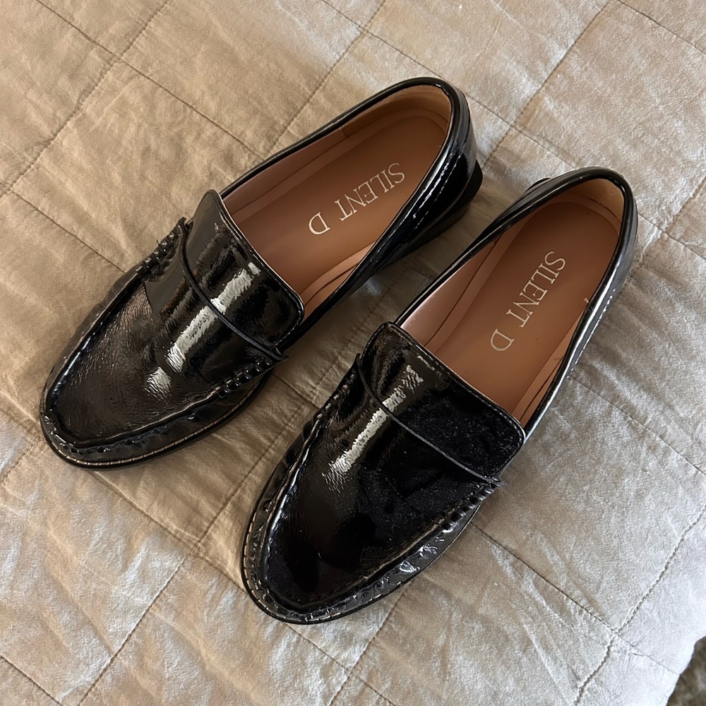 Silent D loafers